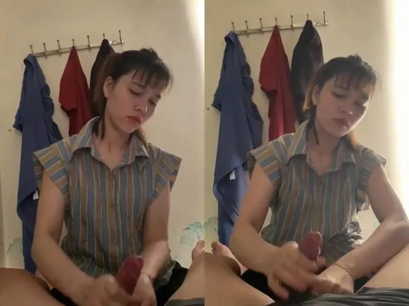 Anh trai đi vắng, ép bạn gái của anh trai sục chuối xuất tinh